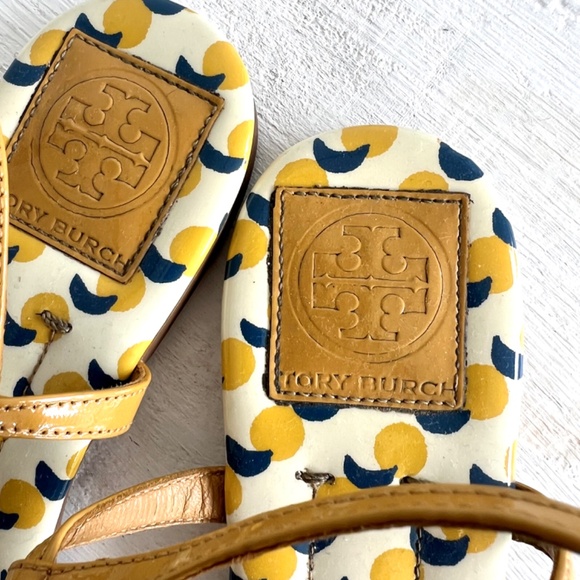 TORY BURCH Emmy Lemon Print Thong Sandals - 7M - Picture 3 of 7